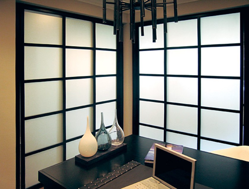 Угловая перегородка в японском стиле с матовым стеклом Атырау