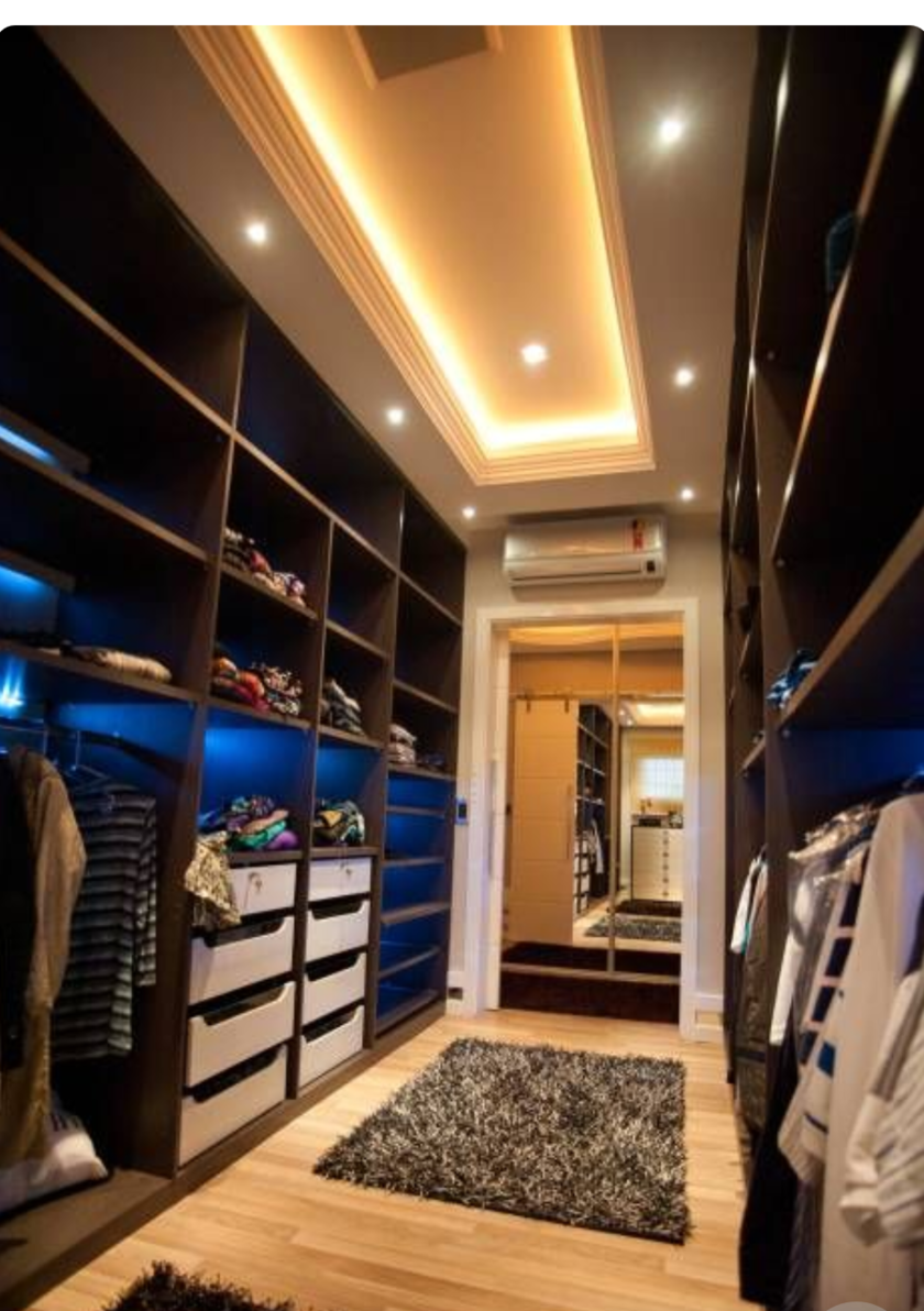 Большая открытая гардеробная комната с комбинированным наполнением Атырау