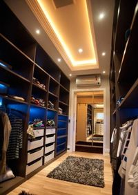 Большая открытая гардеробная комната с комбинированным наполнением Атырау