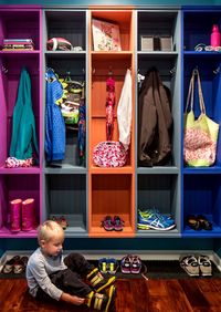 Детская цветная гардеробная комната Атырау