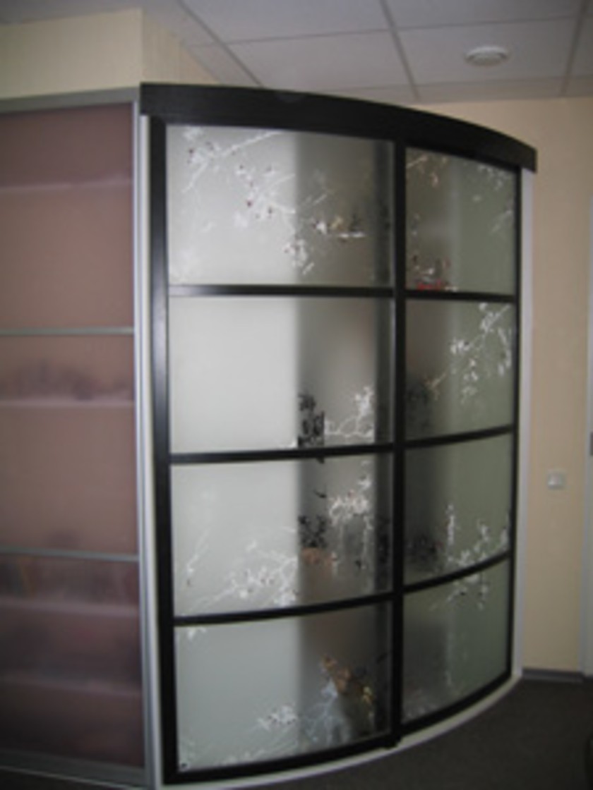Шкаф купе радиусный с рисунком на стекле Атырау
