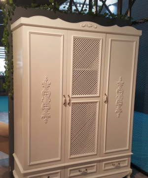 Распашные двери с декоративными накладками Атырау